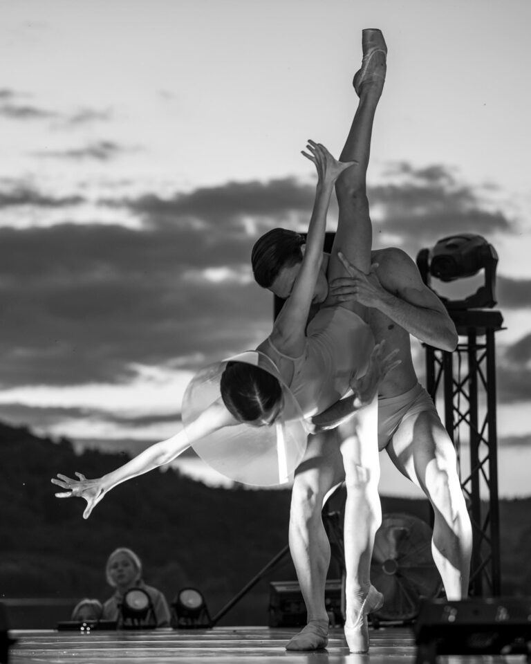 "Transmisja" choreography by Bartlomiej Malarz