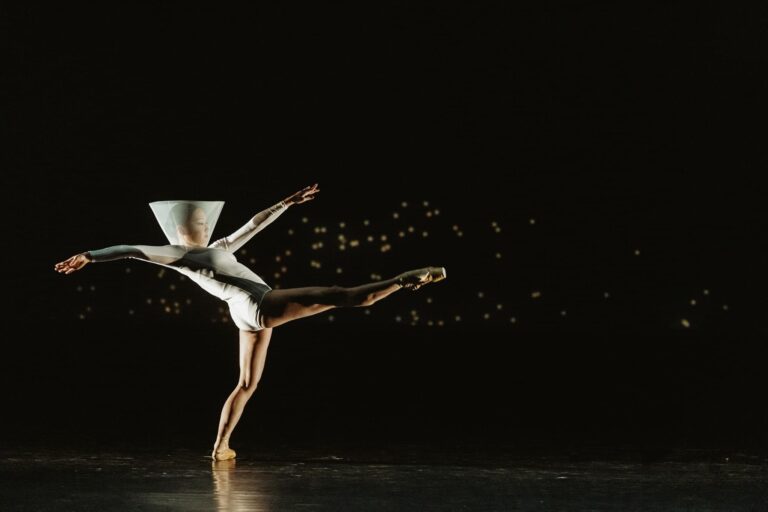 "Transmisja" choreography by Bartlomiej Malarz