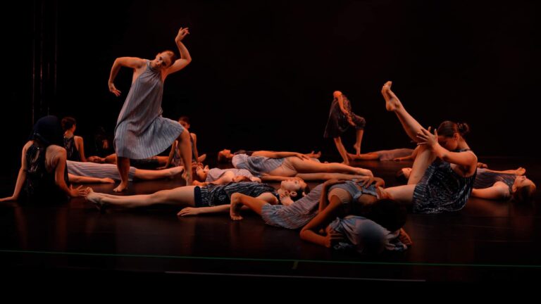 "Untitled Figures" choreography by Bartlomiej Malarz